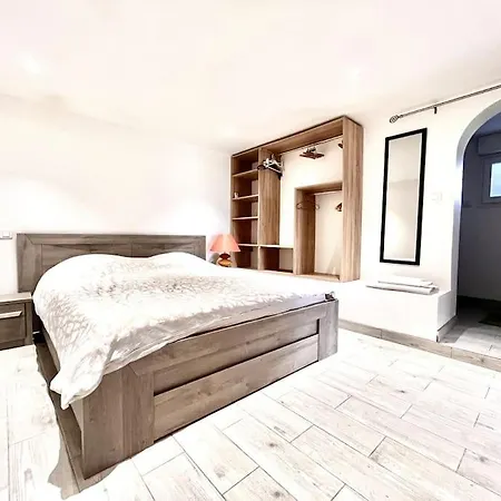Palazzi Avec Piscine * Venzolasca