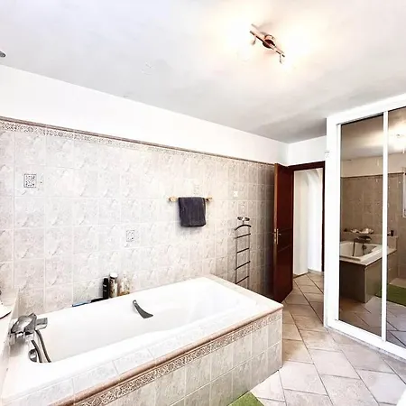 Palazzi Avec Piscine 빌라