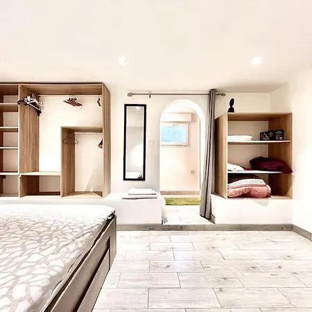 Palazzi Avec Piscine 别墅